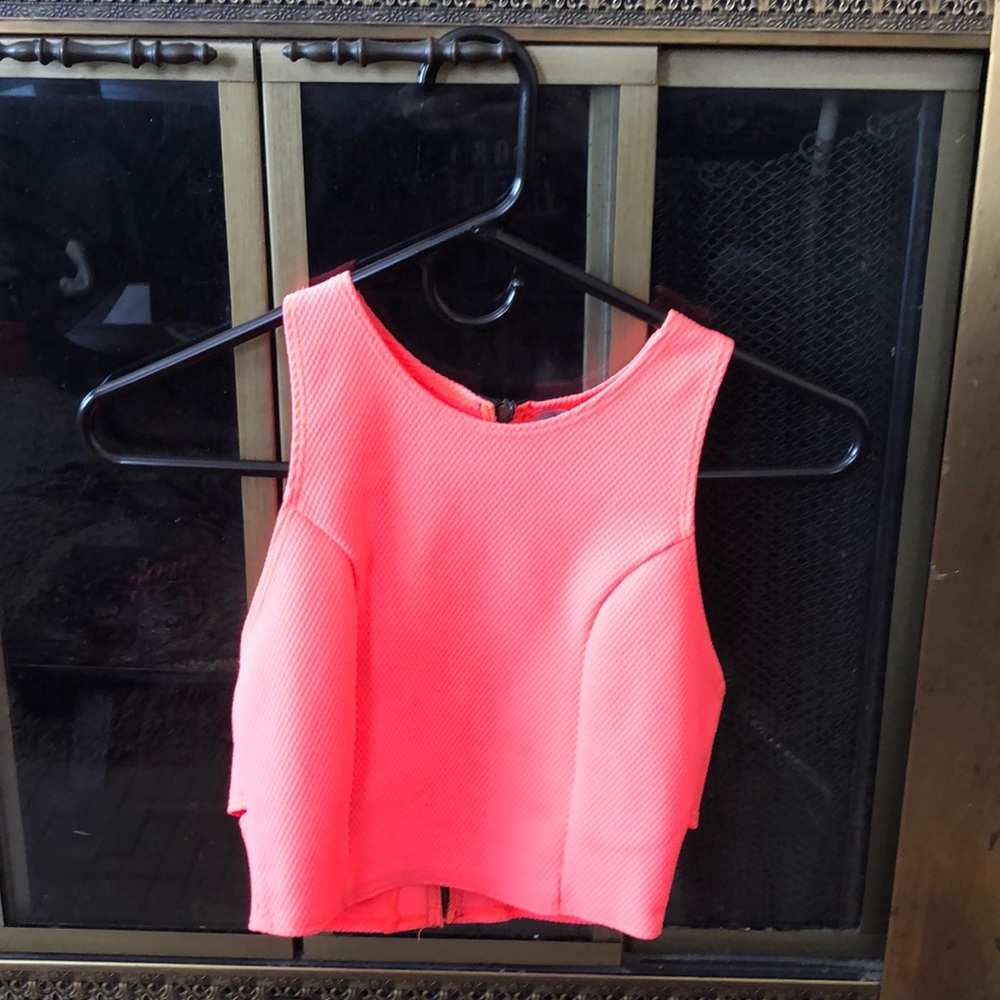 Crop top